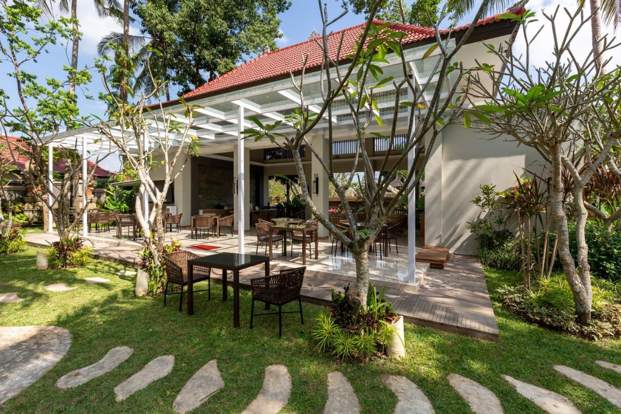 Hotel The Gantari & 4*